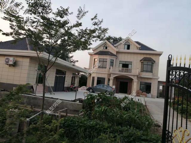 孫子把我農(nóng)村的房子弄得干干凈凈，30多萬(wàn)可以蓋別墅，難怪年輕人都急著回農(nóng)村