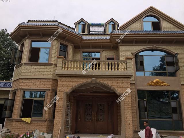 孫子把我農(nóng)村的房子弄得干干凈凈，30多萬(wàn)可以蓋別墅，難怪年輕人都急著回農(nóng)村