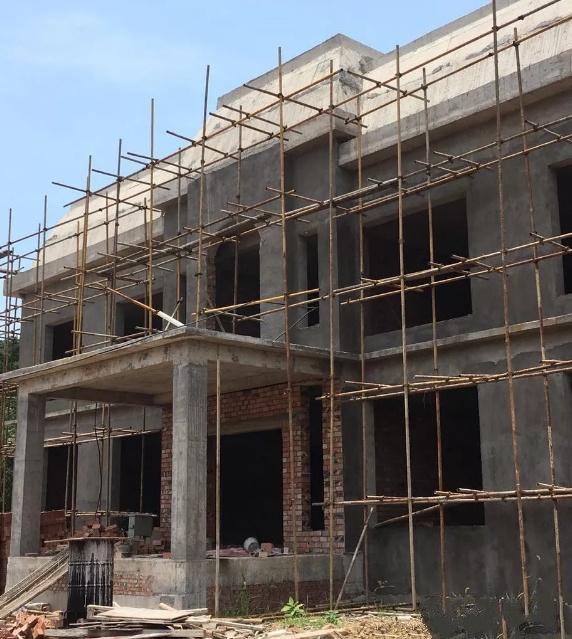 有了很多人提前將在農(nóng)村閑置的宅基地開始構(gòu)筑起自己理想的家園，也為以后老了回去留下了一塊無價的福地