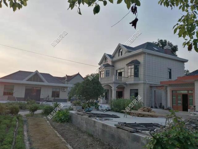 怎么在農(nóng)村建一棟既好看又實用的房子呢？今天小編帶來3套建房案例，供各位參考!