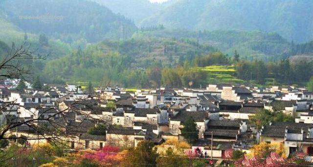 農村自建別墅，四房一廳兩層，占地80多平方米，建有小庭院，簡單舒適！