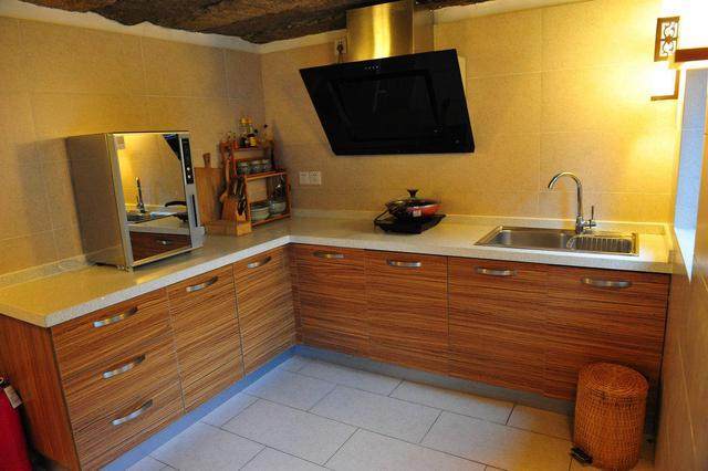 農(nóng)村的老房子已經(jīng)被城市人改造了40年，但它的主人卻認(rèn)不出來了!