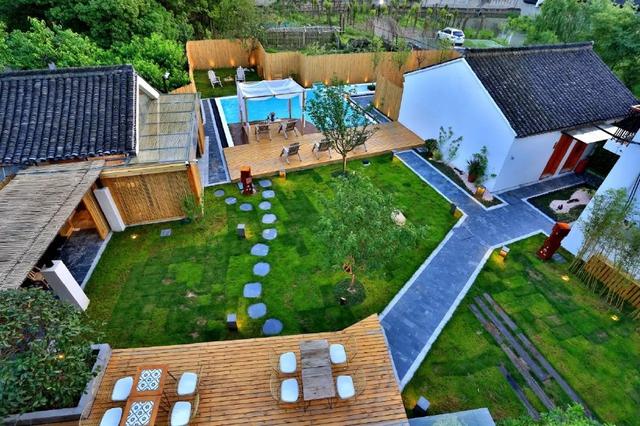 在鄉(xiāng)下買一棟閑置的舊房子進行翻新，并在復活后將其改造成住宅和別墅,也是好的一筆投資