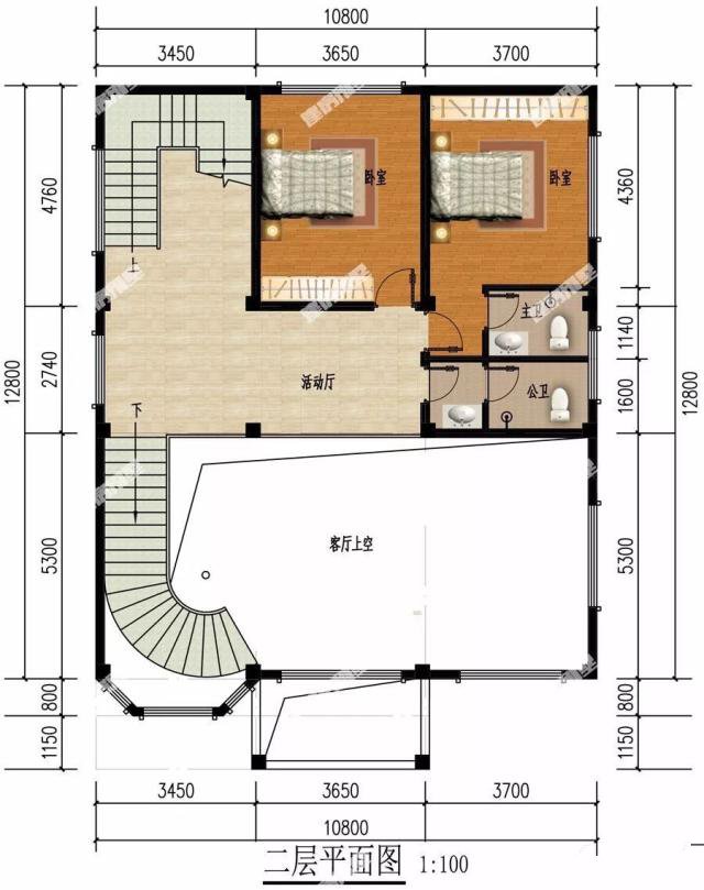 　客廳有一個(gè)空的設(shè)計(jì)和一個(gè)帶陽(yáng)臺(tái)和露臺(tái)的四層別墅。這座房子很宏偉。