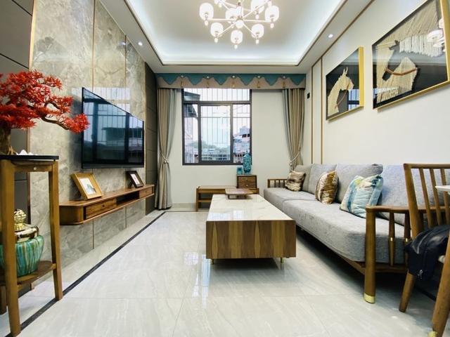 　頂層的兩層頂樓裝飾是如此美麗、簡單、新鮮和有品味，以至于朋友們在參觀時(shí)都被迷住了!