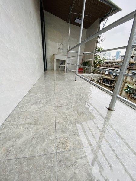 　頂層的兩層頂樓裝飾是如此美麗、簡單、新鮮和有品味，以至于朋友們在參觀時(shí)都被迷住了!