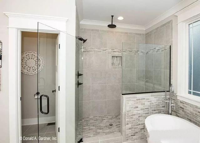 非常適合度假屋的建造，雖然說占地不小，但是主要的空間都在一樓，二樓只是一個閣樓!