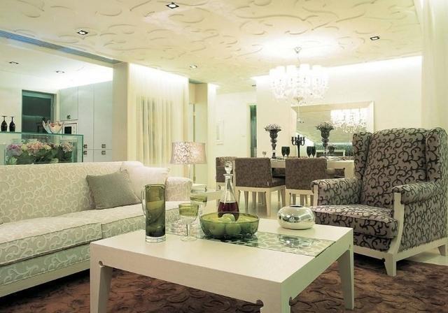 今天的別墅安裝圖也給我們帶來了一個在農(nóng)村自建的兩層半的別墅。這座別墅外觀明亮，經(jīng)典耐用。