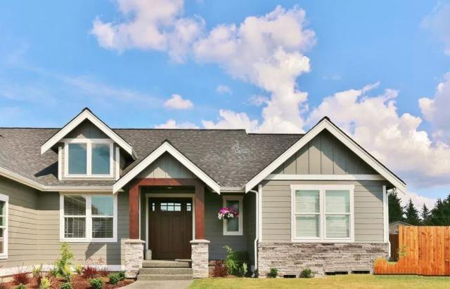 今天的建筑愛好者給你帶來了這套農(nóng)村自建的21米18米美式單層實(shí)景別墅設(shè)計帶裝飾，純美式風(fēng)格,一起來欣賞吧！