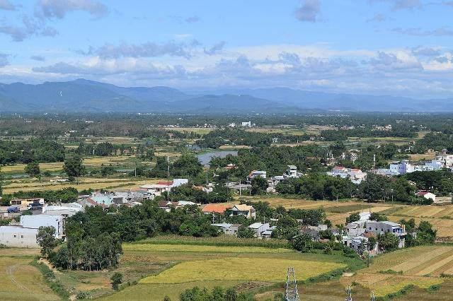 今天 給大家介紹的這棟農(nóng)村自建二層小別墅，很樸素實用，即使主人長時間不在家，也不用天天為它而操心,適合出門在外的年輕人