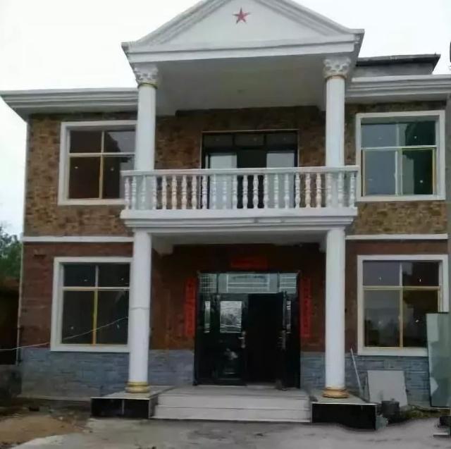 與在城里買一套兩居室公寓相比，你可以在你的家鄉(xiāng)建一棟別墅?，F(xiàn)在讓我們來看看！