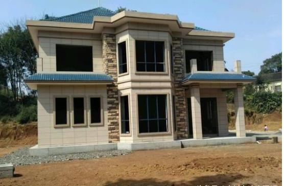 我們?cè)谕扑]兩款二層小別墅，同樣有設(shè)計(jì)圖和案例實(shí)拍圖，他們有一個(gè)共同點(diǎn)，案例的效果超過(guò)了設(shè)計(jì)圖的效果，都是經(jīng)典的設(shè)計(jì)方案，值得你一觀。