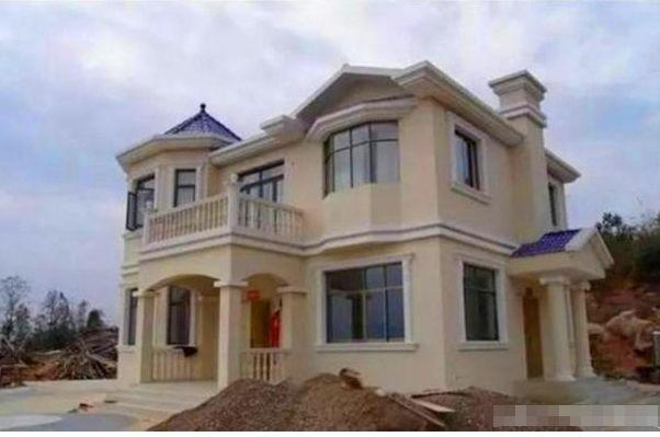 我們?cè)谕扑]兩款二層小別墅，同樣有設(shè)計(jì)圖和案例實(shí)拍圖，他們有一個(gè)共同點(diǎn)，案例的效果超過(guò)了設(shè)計(jì)圖的效果，都是經(jīng)典的設(shè)計(jì)方案，值得你一觀。