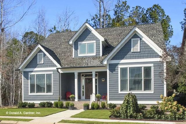 農村地區(qū)12層和14層帶閣樓的美式小住宅設計