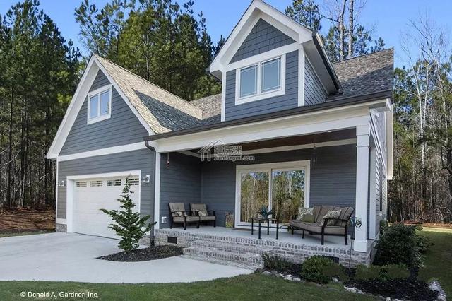 農村地區(qū)12層和14層帶閣樓的美式小住宅設計