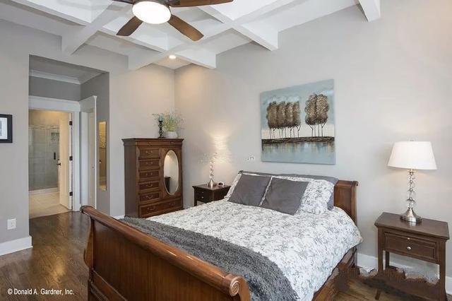 農村地區(qū)12層和14層帶閣樓的美式小住宅設計