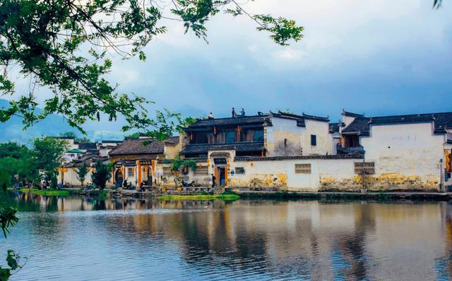 適合鄉(xiāng)村的中國別墅的設(shè)計(jì)