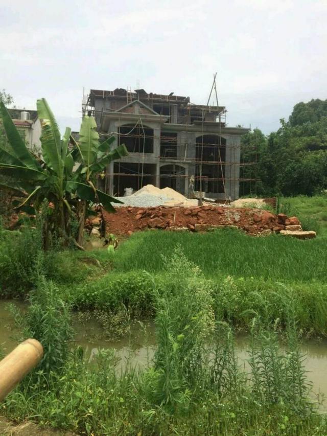 　三層別墅的設(shè)計(jì)圖