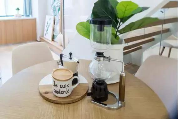  新農(nóng)村三層復(fù)式大樓的建筑設(shè)計(jì)圖