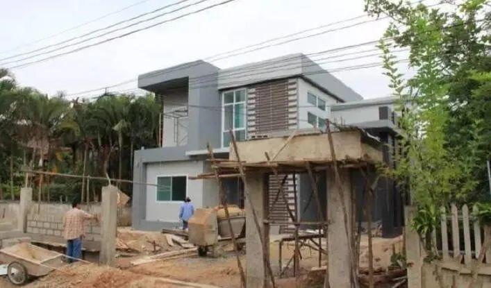 自建的兩層平頂別墅