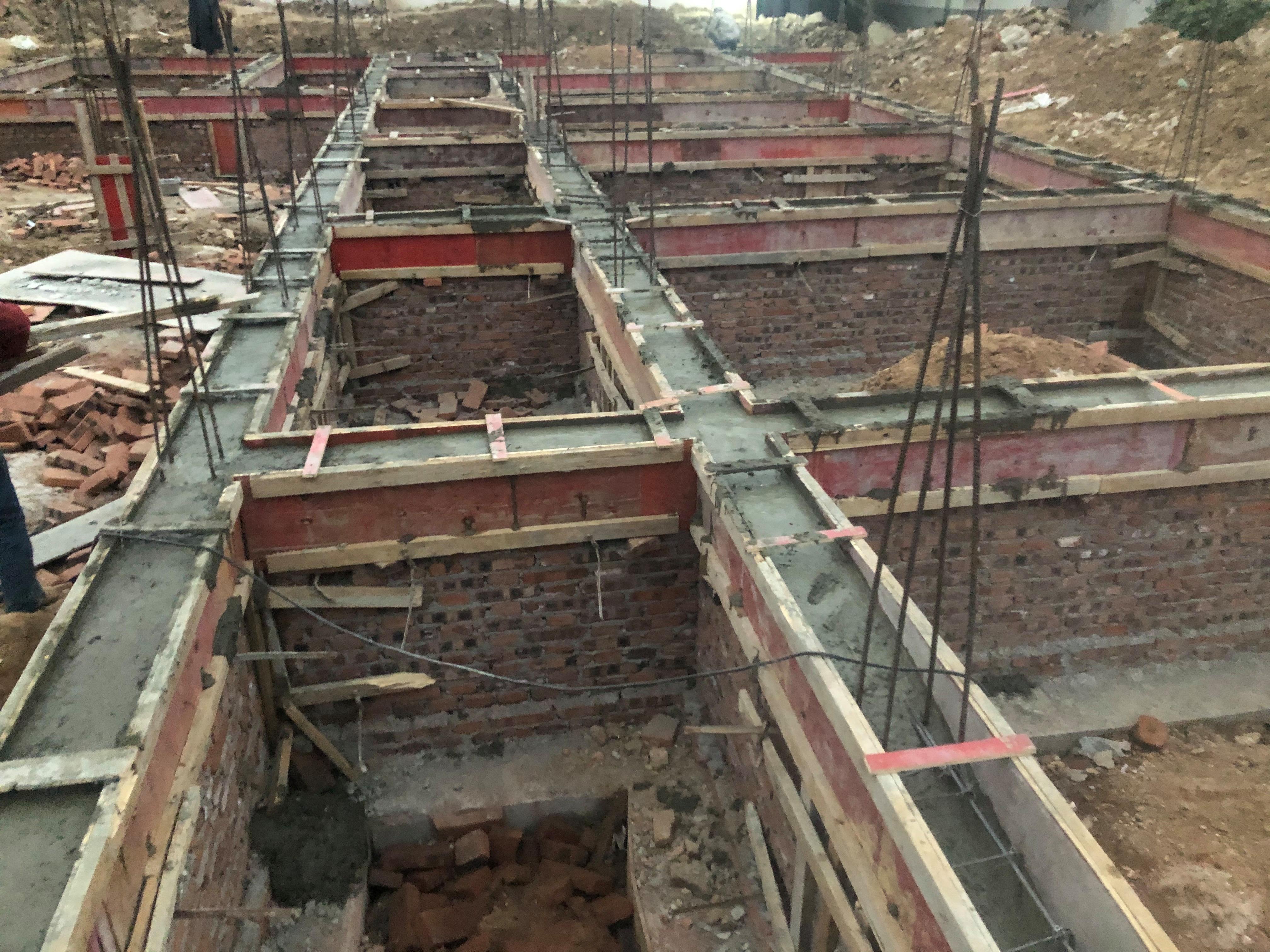 地圈梁一般多少尺寸（上圈梁尺寸一般是多少）